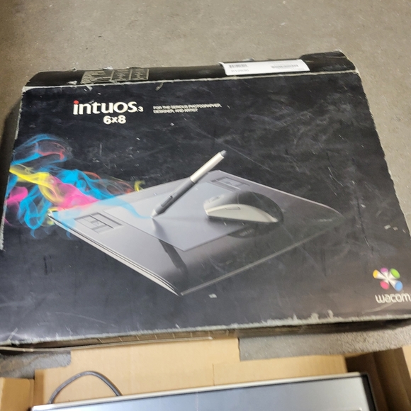 Wacom intuos3 9x12 Graphics Pen Tablet W/ Pen And Mouse - Picture 10 of 12
